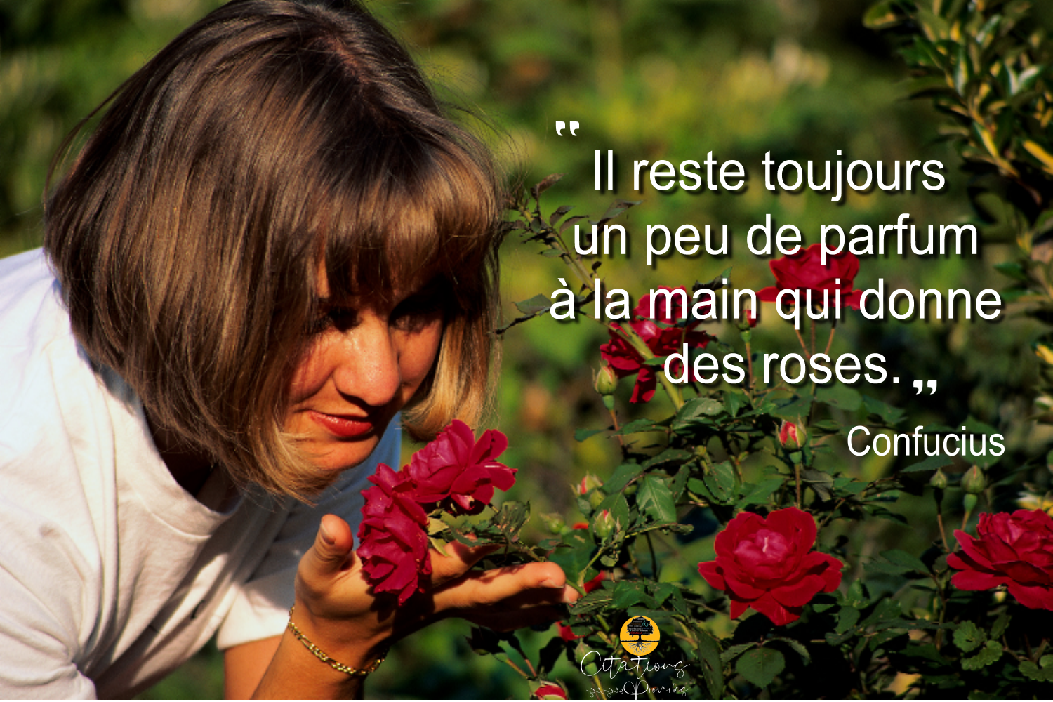 Il reste toujours un peu de parfum à la main qui donne des